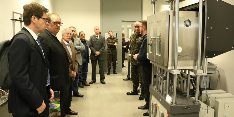 Visita de militares ao Instituto Senai de Inovação
